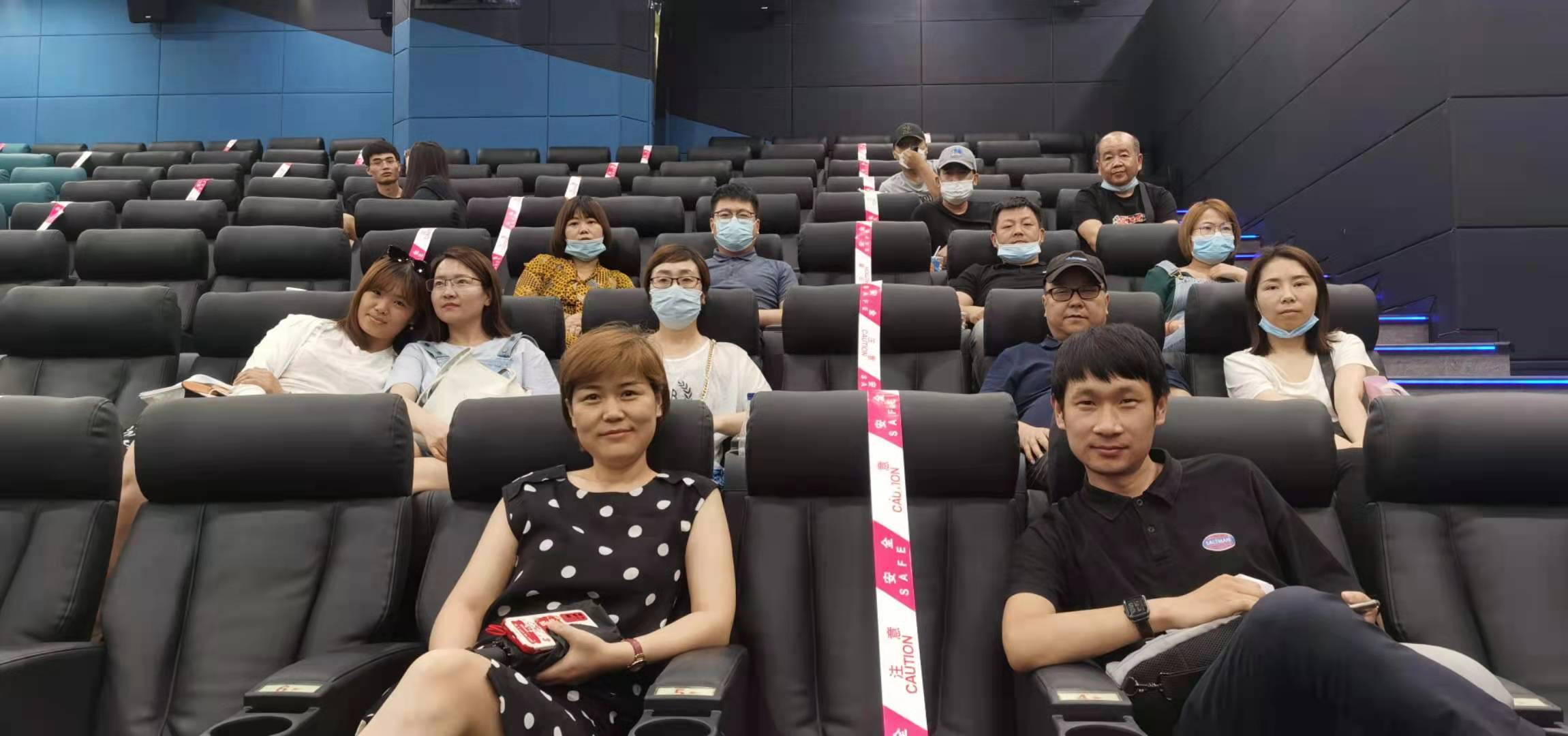 愛國主義教育常抓不懈